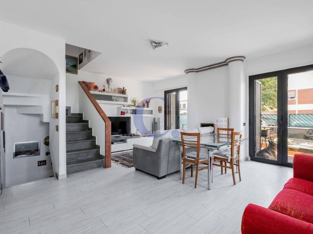 casa indipendente in vendita a Ciampino