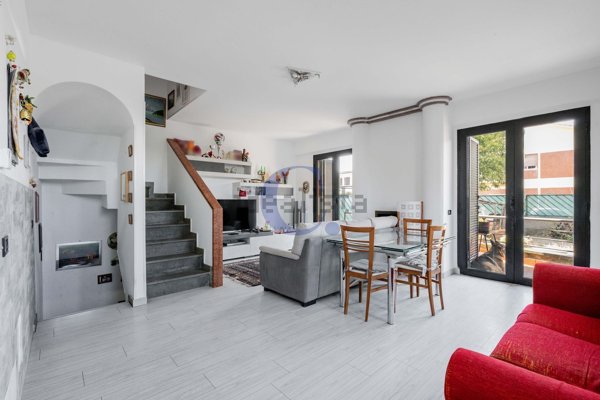 casa indipendente in vendita a Ciampino