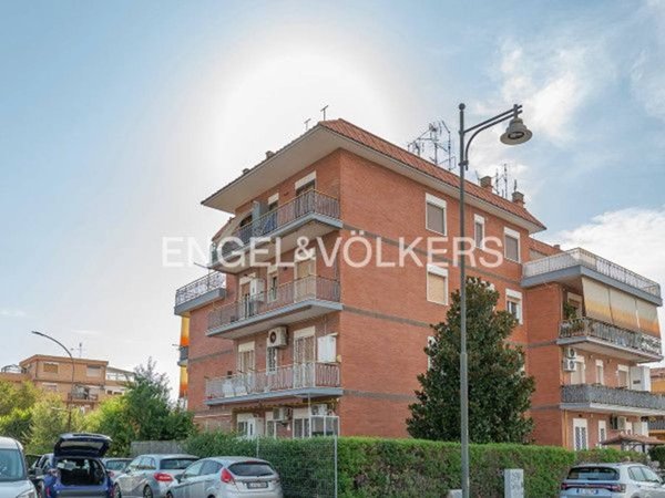 appartamento in vendita a Ciampino in zona Acqua Sotterra