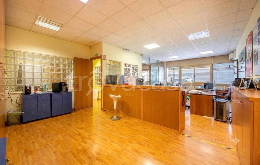 locale commerciale in vendita a Ciampino