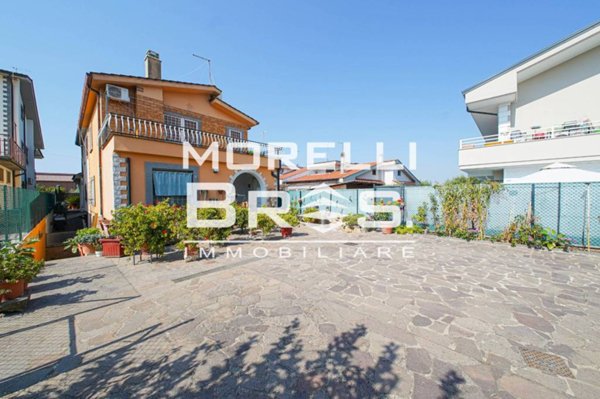 casa indipendente in vendita a Ciampino