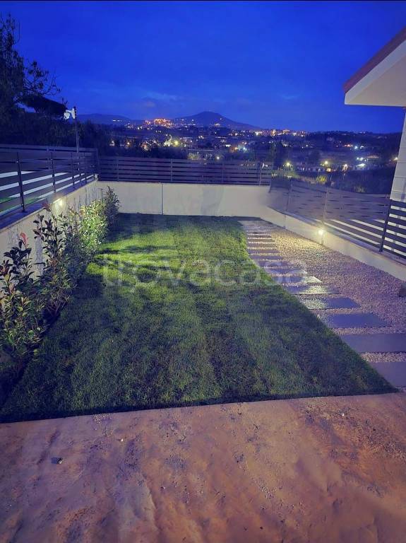 casa indipendente in vendita a Ciampino in zona Acqua Sotterra