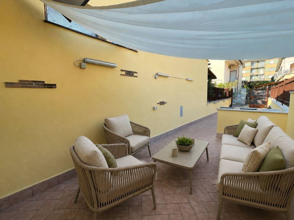 appartamento in vendita a Ciampino in zona Acqua Sotterra