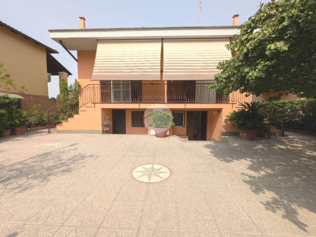 casa indipendente in vendita a Ciampino