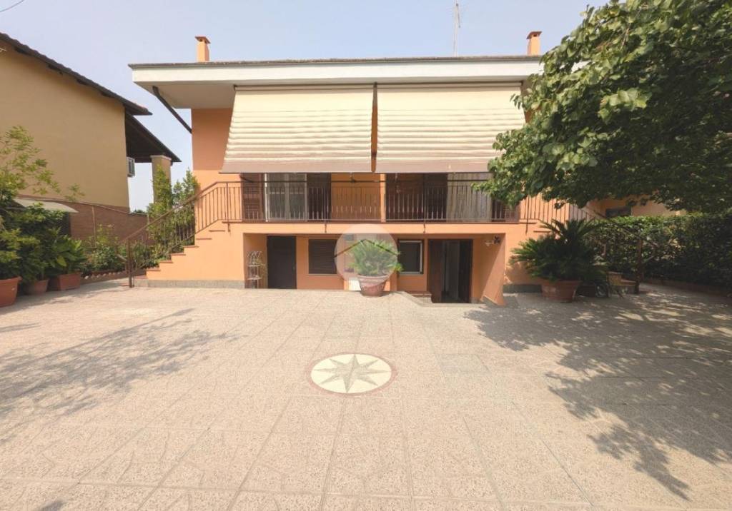 casa indipendente in vendita a Ciampino