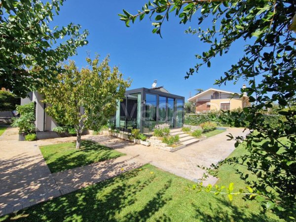 casa indipendente in vendita a Ciampino