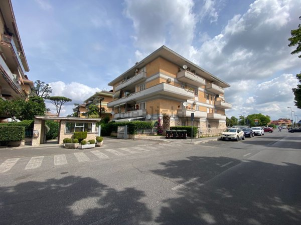 box auto in vendita a Ciampino in zona Acqua Sotterra