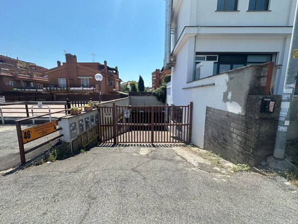 box auto in vendita a Ciampino in zona Acqua Sotterra