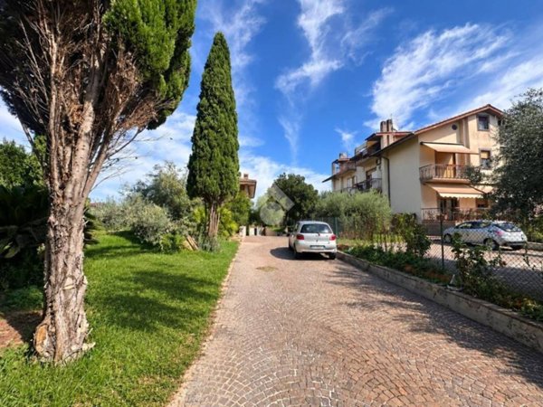 casa indipendente in vendita a Ciampino