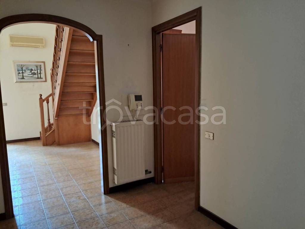 appartamento in vendita a Ciampino in zona Acqua Sotterra