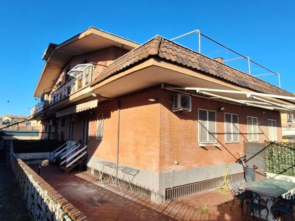 appartamento in vendita a Ciampino in zona Acqua Sotterra