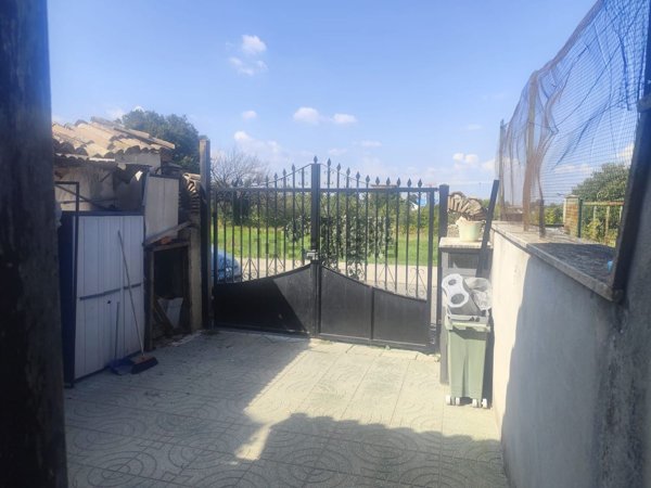 appartamento in vendita a Ciampino in zona Acqua Sotterra