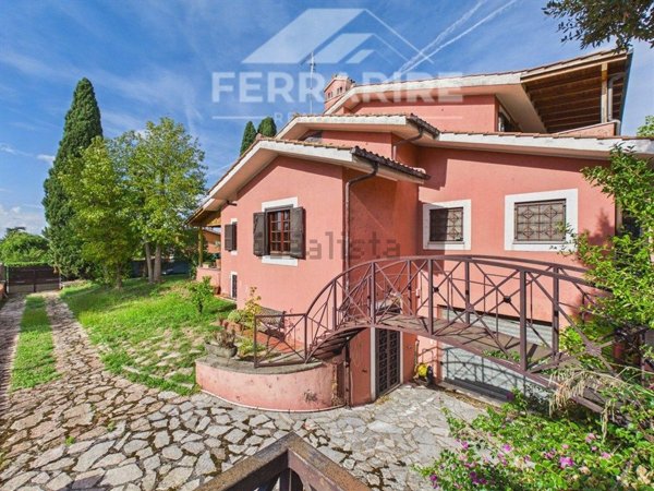 casa indipendente in vendita a Ciampino