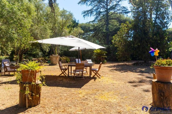 casa indipendente in vendita a Ciampino in zona Acqua Sotterra