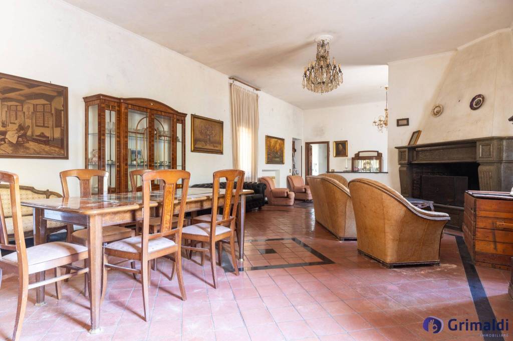 casa indipendente in vendita a Ciampino in zona Acqua Sotterra