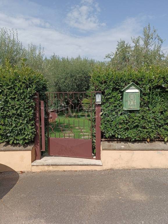 casa indipendente in vendita a Ciampino in zona Acqua Sotterra