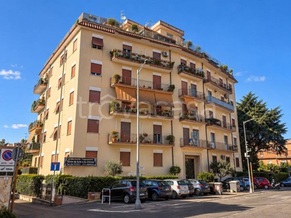 appartamento in vendita a Ciampino in zona Acqua Sotterra