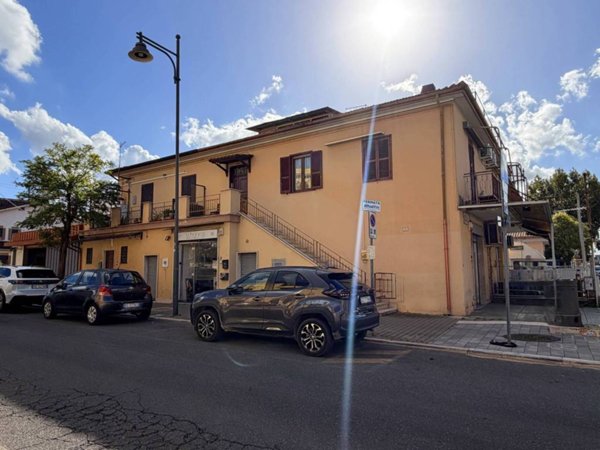 appartamento in vendita a Ciampino in zona Acqua Sotterra