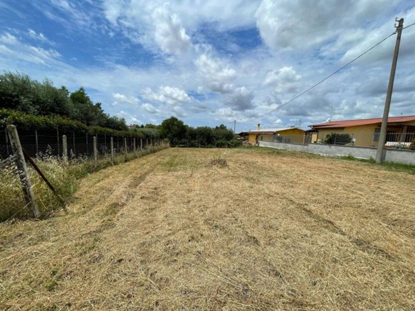 terreno in vendita a Ciampino in zona Acqua Sotterra