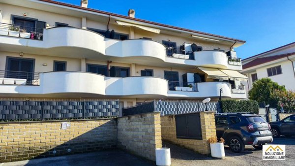 appartamento in vendita a Ciampino in zona Acqua Sotterra