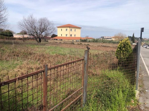 terreno edificabile in vendita a San Cesareo