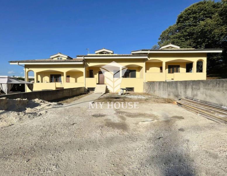 casa indipendente in vendita a San Cesareo