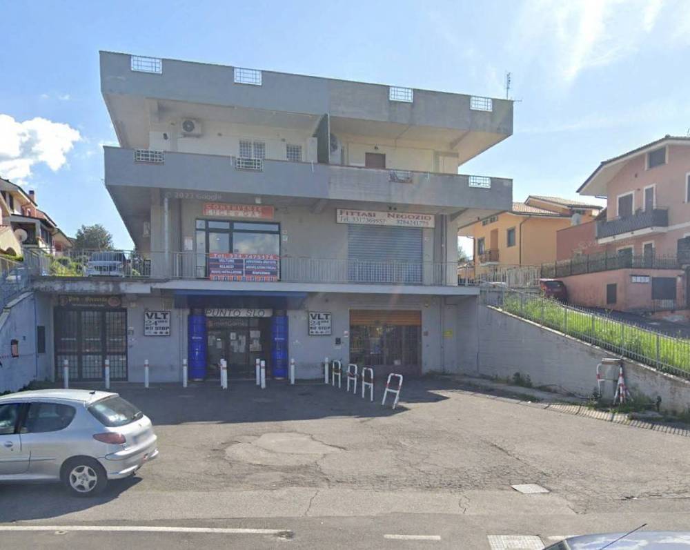locale commerciale in vendita a San Cesareo