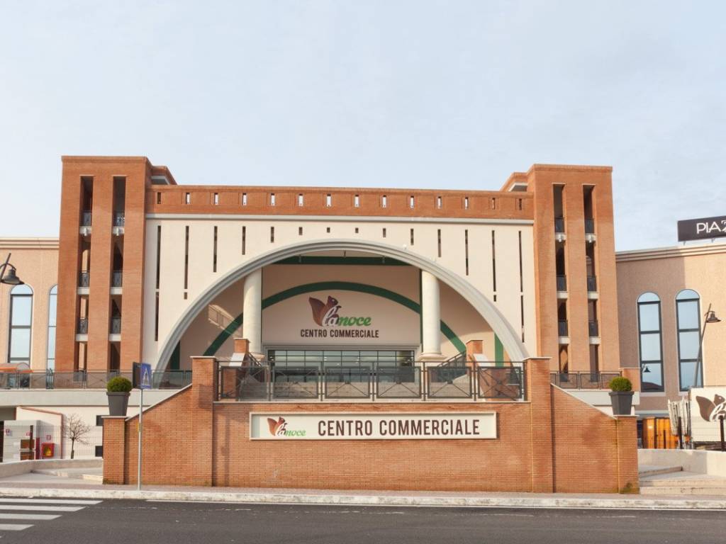 negozio in vendita a San Cesareo