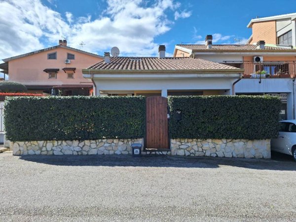 casa indipendente in vendita a San Cesareo