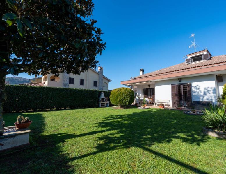 casa indipendente in vendita a San Cesareo in zona Colle di Fuori