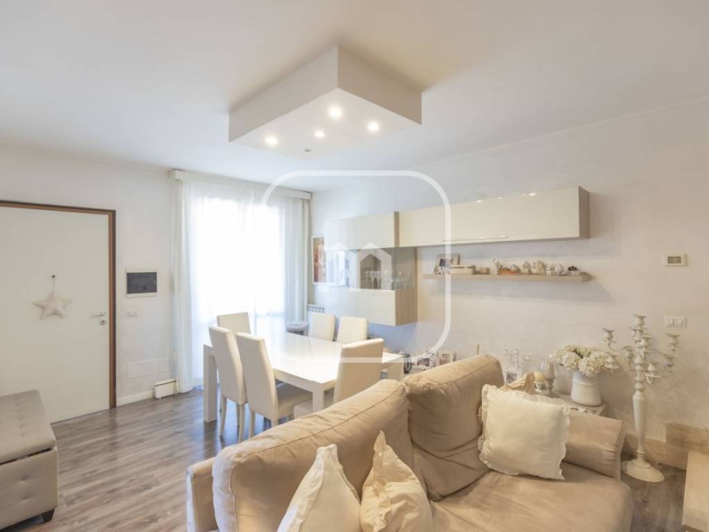 casa indipendente in vendita a San Cesareo