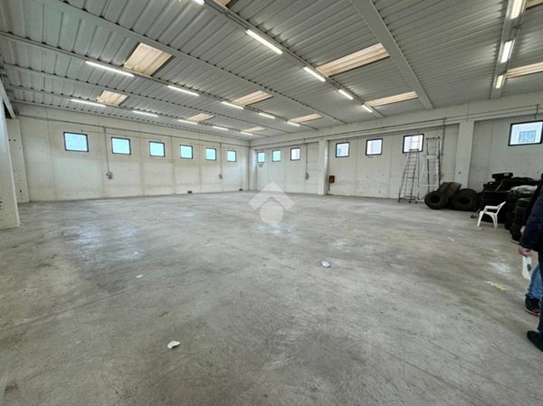 locale commerciale in vendita a San Cesareo in zona Campo Gillaro