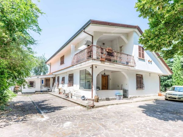 appartamento in vendita a San Cesareo in zona Campo Gillaro