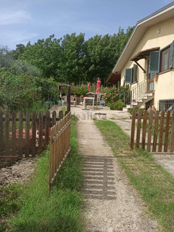 quadrivano in vendita a San Cesareo
