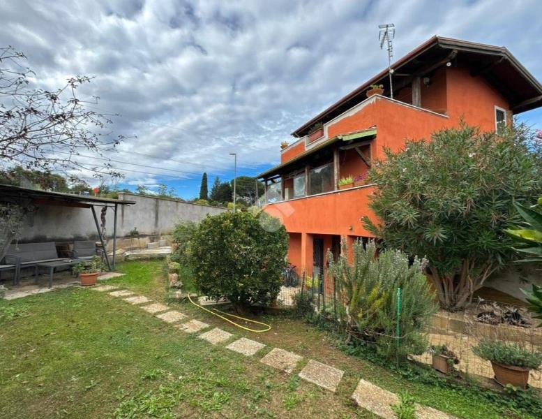 casa indipendente in vendita a San Cesareo in zona Colle di Fuori