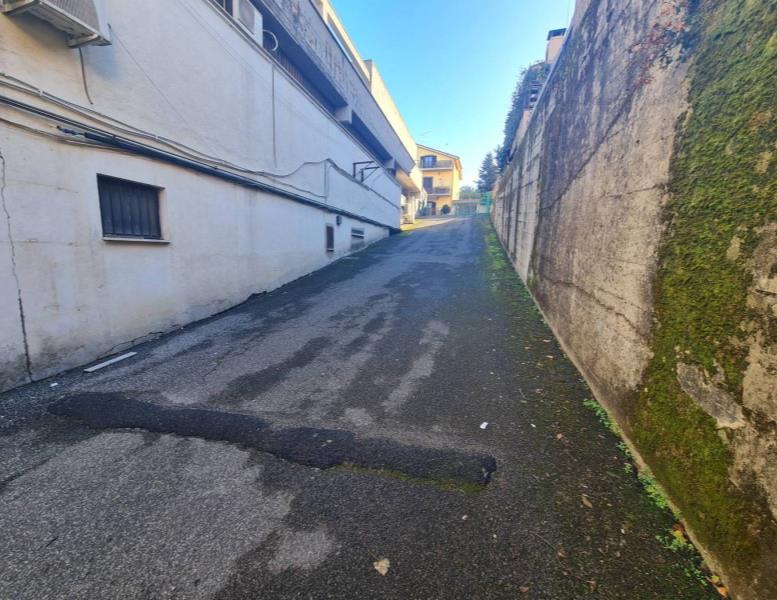 locale di sgombero in vendita a San Cesareo