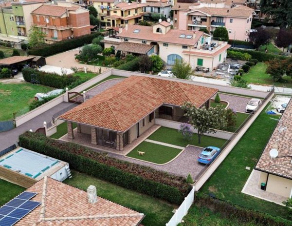 casa indipendente in vendita a San Cesareo