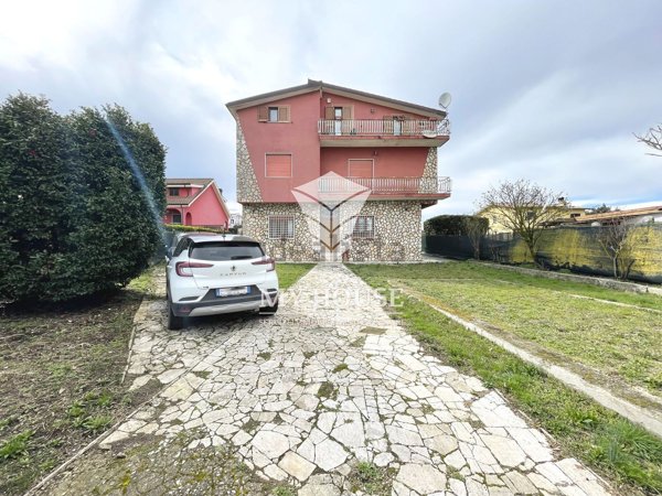 casa indipendente in vendita a San Cesareo