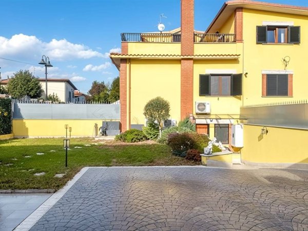 appartamento in vendita a San Cesareo in zona Colle di Fuori