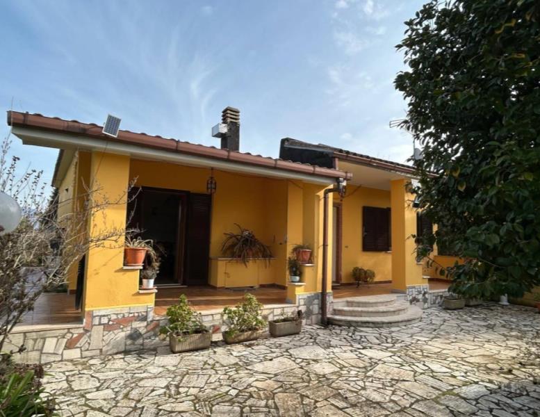 casa indipendente in vendita a San Cesareo in zona Colle San Pietro