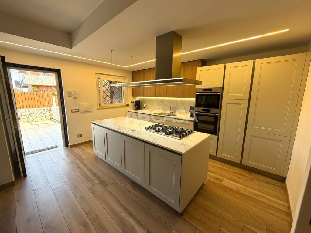 casa indipendente in vendita a San Cesareo in zona Colle di Fuori