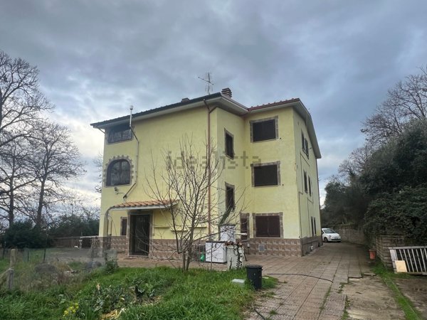 appartamento in vendita a San Cesareo in zona Campo Gillaro