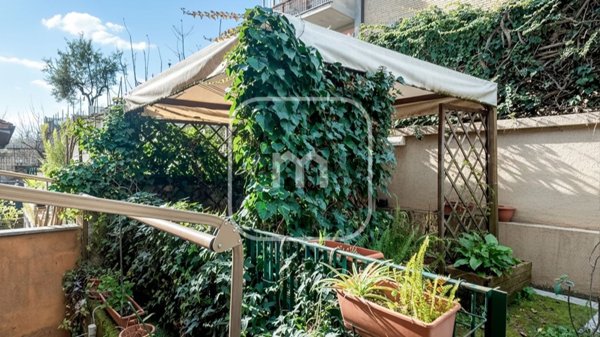 esavano in vendita a San Cesareo