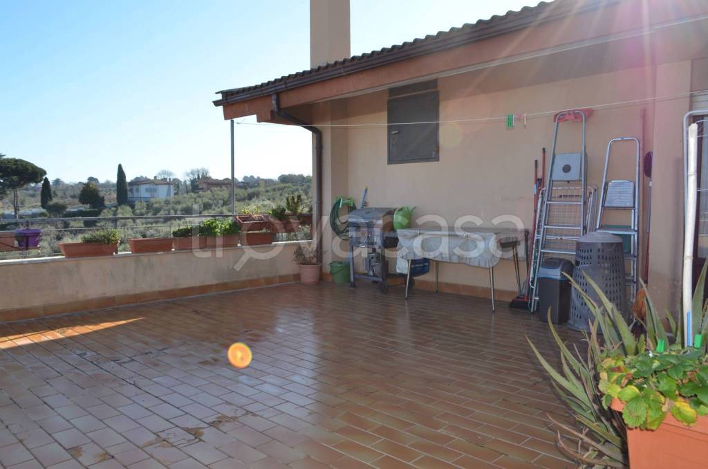 appartamento in vendita a San Cesareo in zona Campo Gillaro