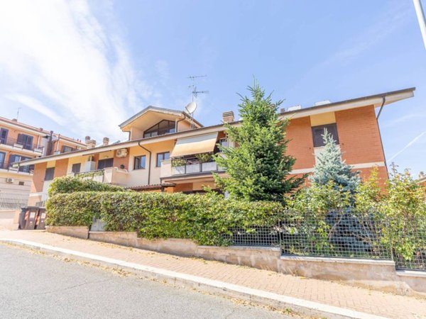 appartamento in vendita a San Cesareo in zona Colle di Fuori