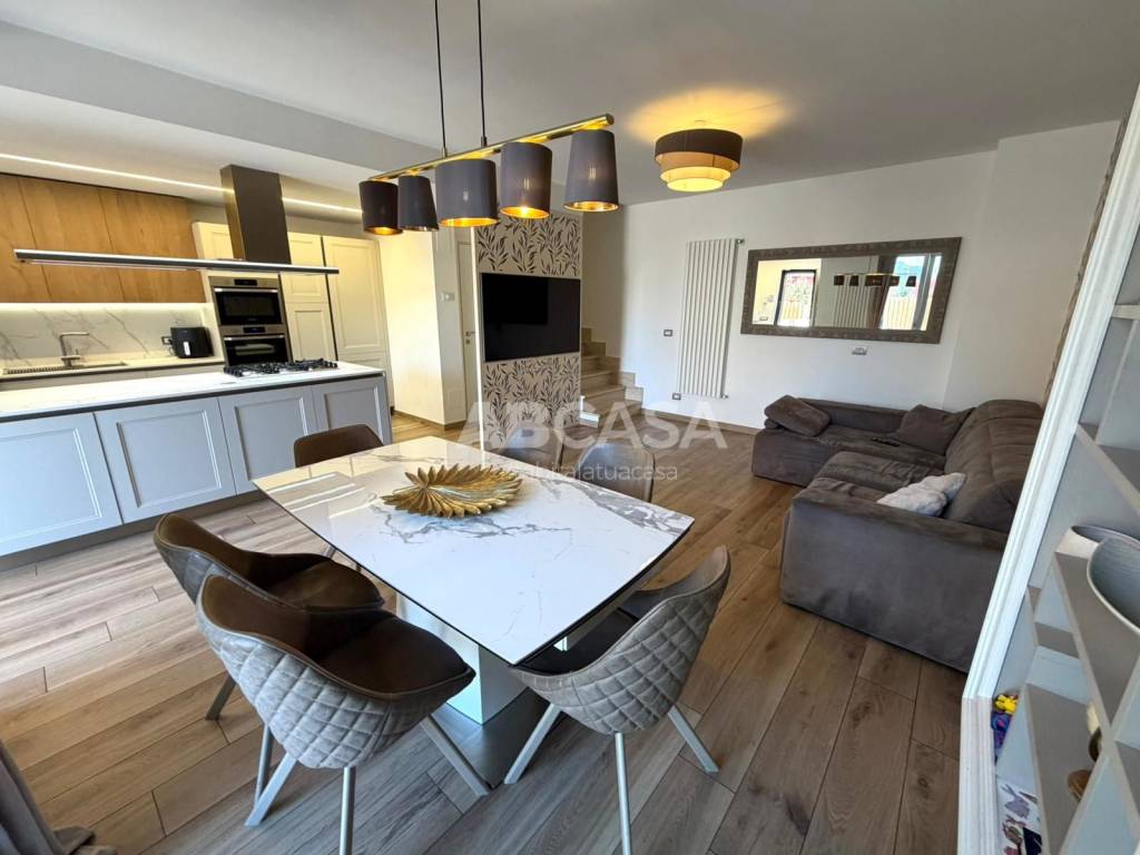 casa indipendente in vendita a San Cesareo in zona Colle di Fuori