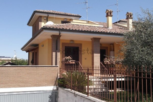 casa indipendente in vendita a San Cesareo in zona Colle di Fuori