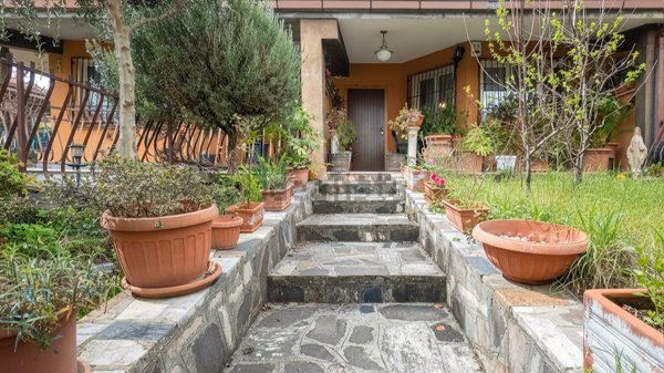 casa indipendente in vendita a San Cesareo in zona Colle di Fuori