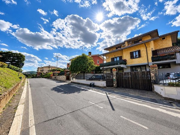 appartamento in vendita a San Cesareo in zona Colle San Pietro