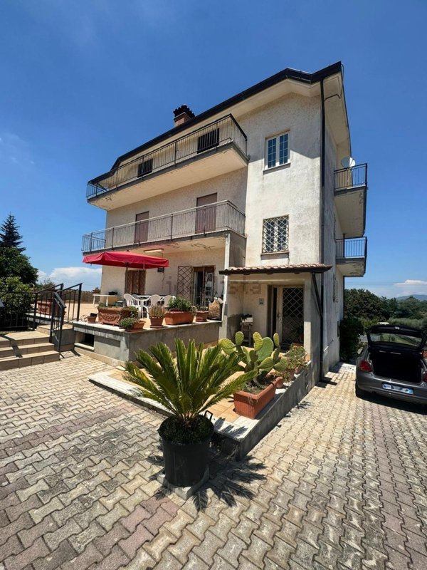 casa indipendente in vendita a San Cesareo in zona Colle di Fuori